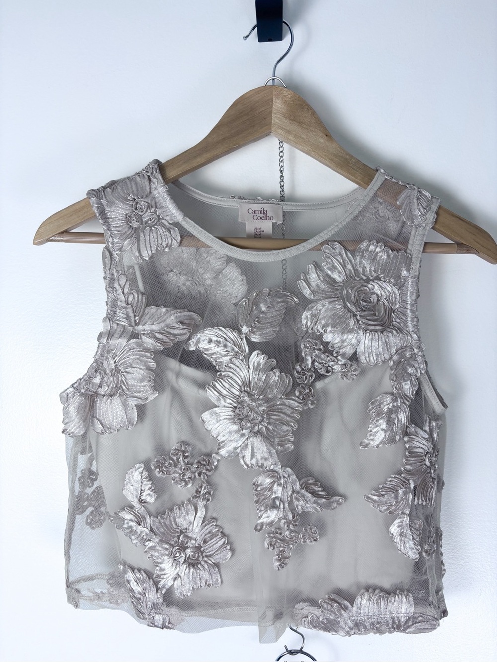 Camila Coelho Nude Silver Floral Embroidered 2 Piece Crop Top Skirt Co-Ord Set M - Picture 2 of 9
